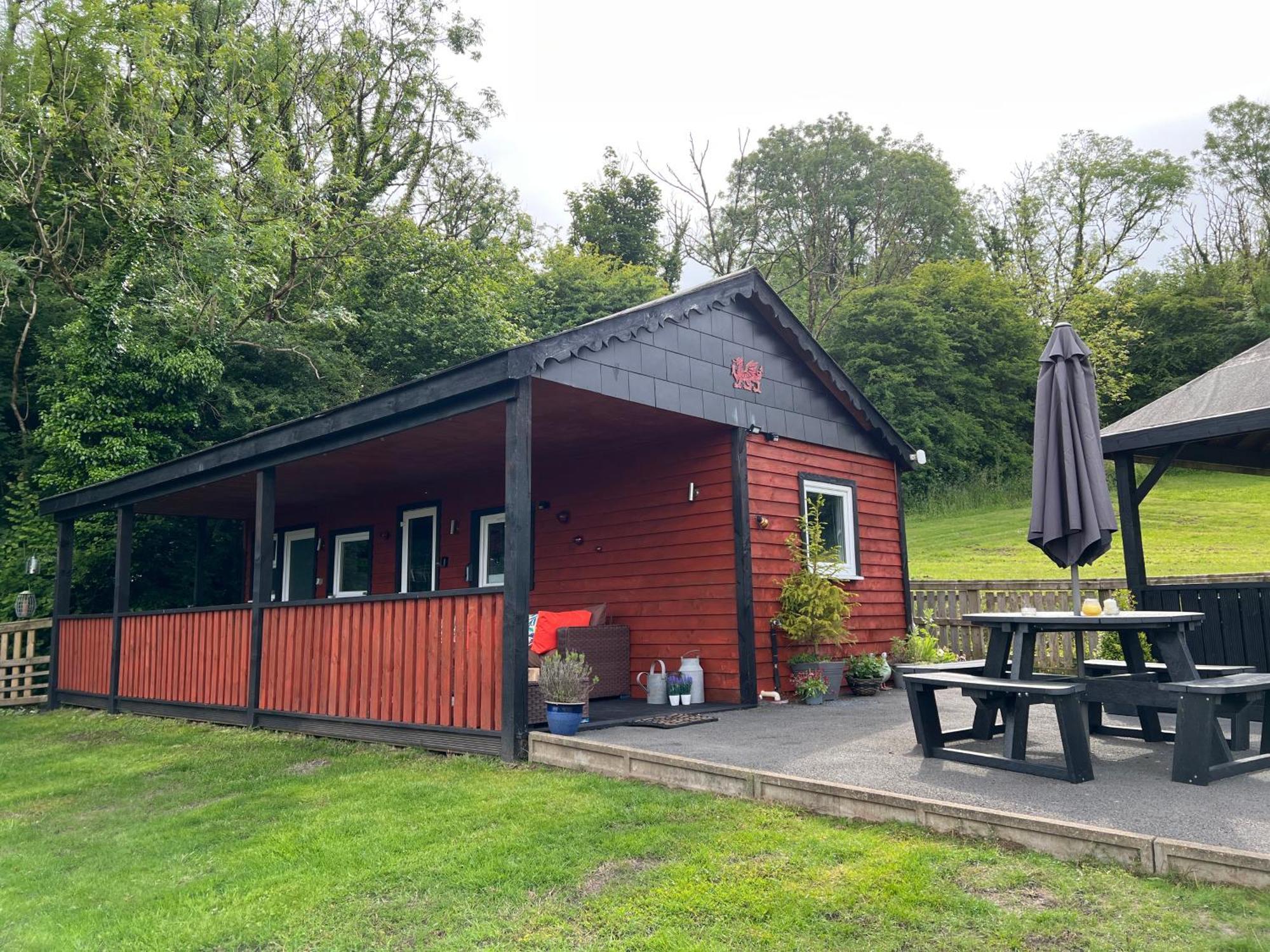 Kabin In The Woods Llandybie Εξωτερικό φωτογραφία